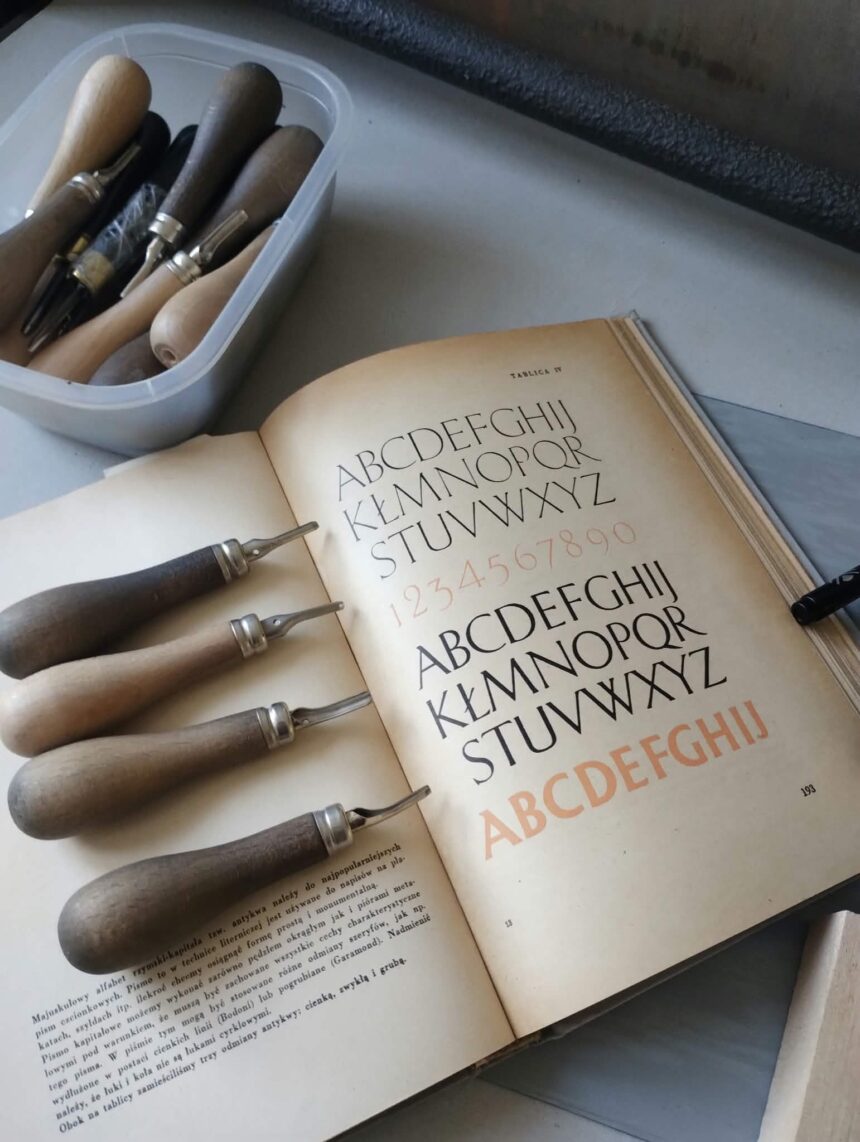 Warsztaty,grafika „Linoryt, stempel, litera, słowo” – warsztaty ceramiczno-literackie w ramach festiwalu Stachura Pozostałym